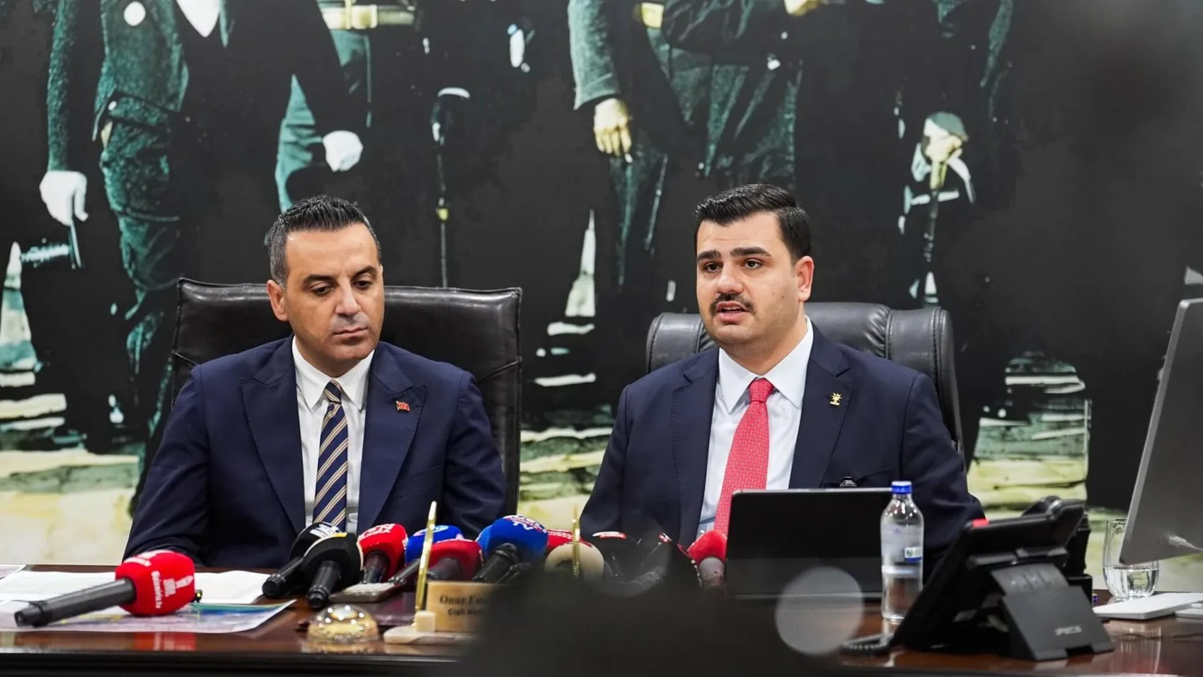 Siyasetin merkezinde sert rüzgarlar: İnan'dan Özel'e rüşvet çarkı çıkışı