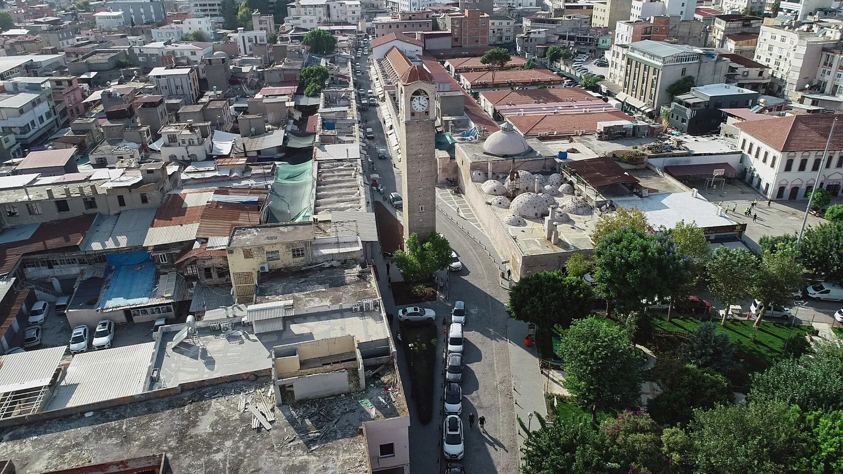 Adana'nın tarihi kalbi artık yayalara emanet: Büyük Saat çevresinde yeni dönem
