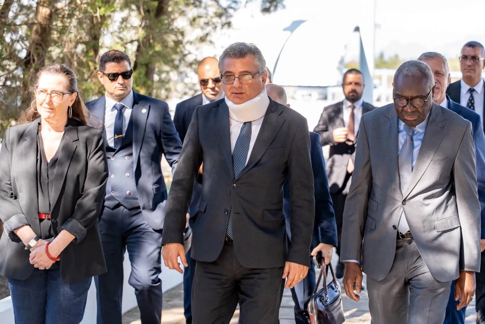 Kıbrıs'ta kritik zirve: Liderler ara bölgede masaya oturdu