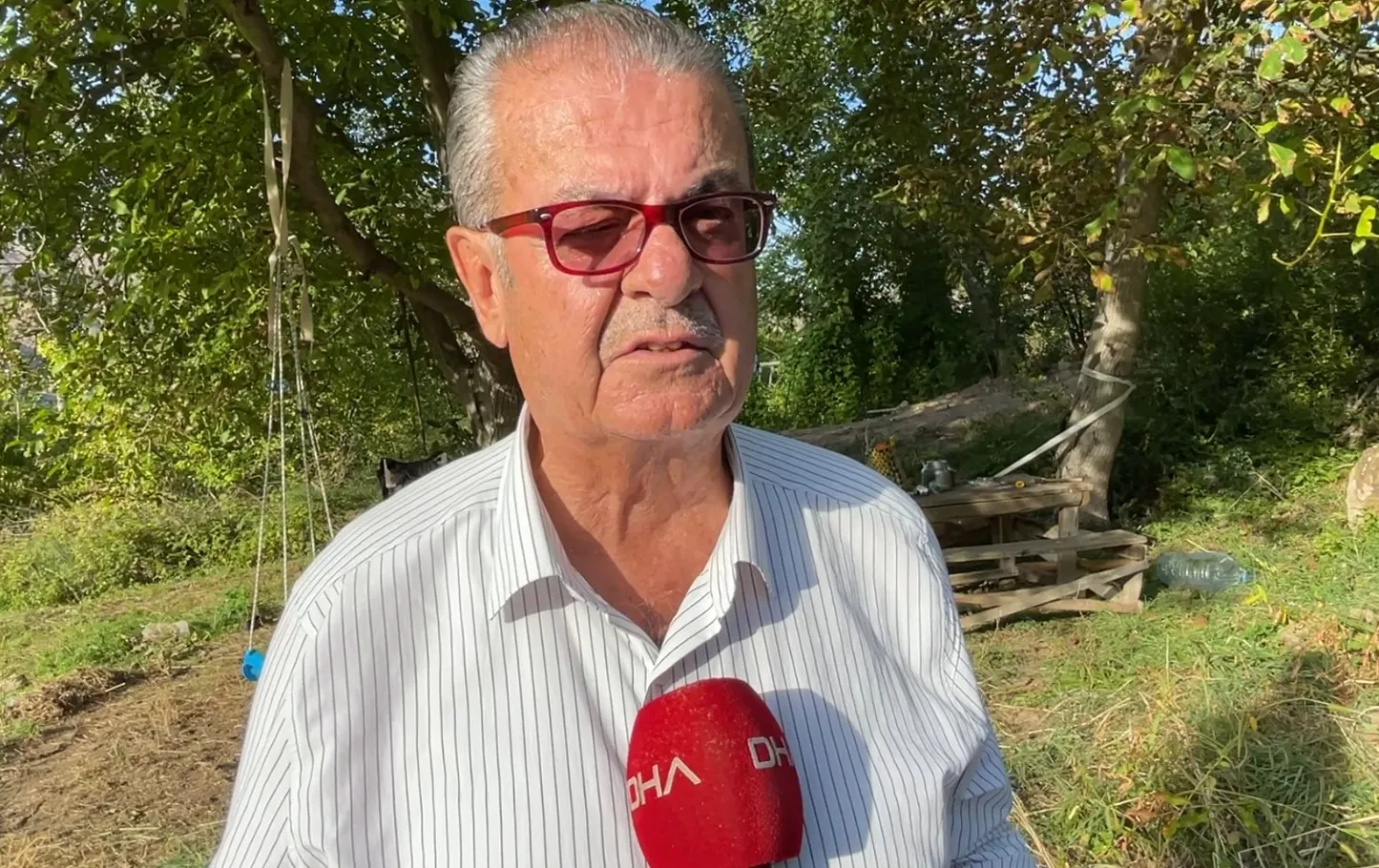 Yusufeli'nde asırlık gelenek: Modern tarıma inat orakla hasat mesaisi