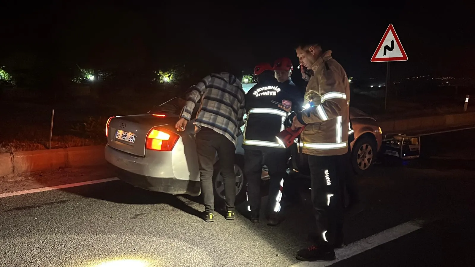 Nevşehir'de akşam saatlerinde acı bilanço: Patates yüklü TIR'a çarpan otomobildeki çift hayatını kaybetti