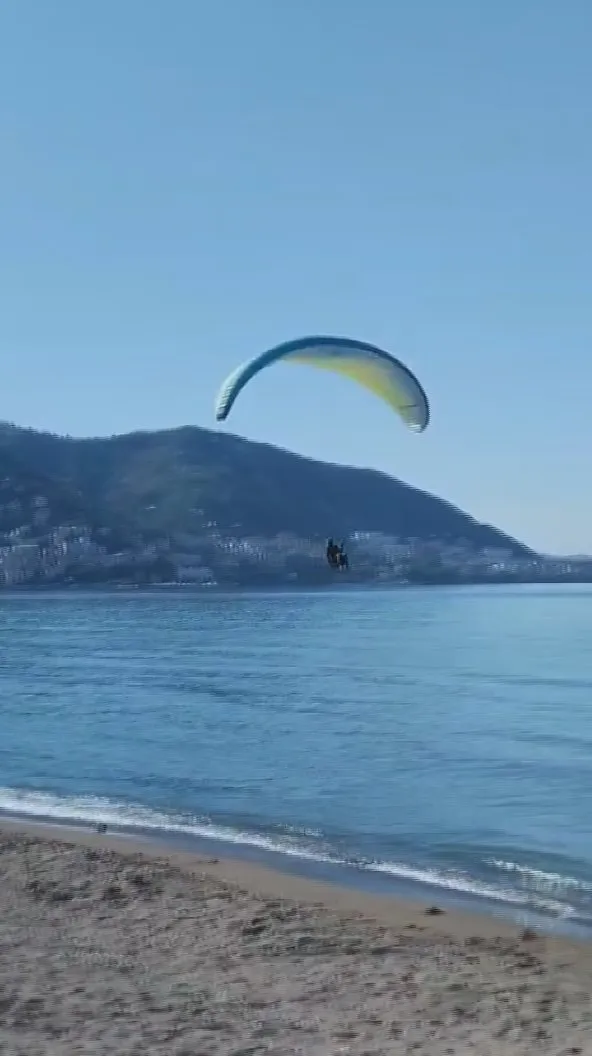 Boztepe'de gökyüzü keyfi kabusa döndü: Paraşütçü denize çakıldı