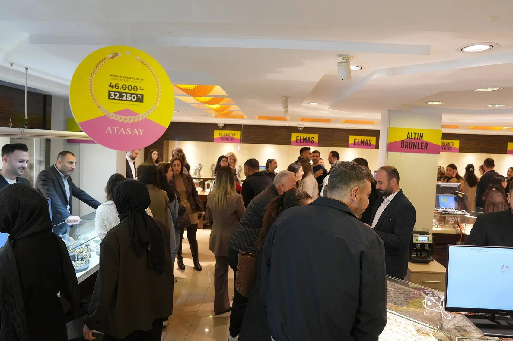 Mücevher tutkunlarının beklediği o günler geldi: 17 yıllık gelenek kapılarını açtı