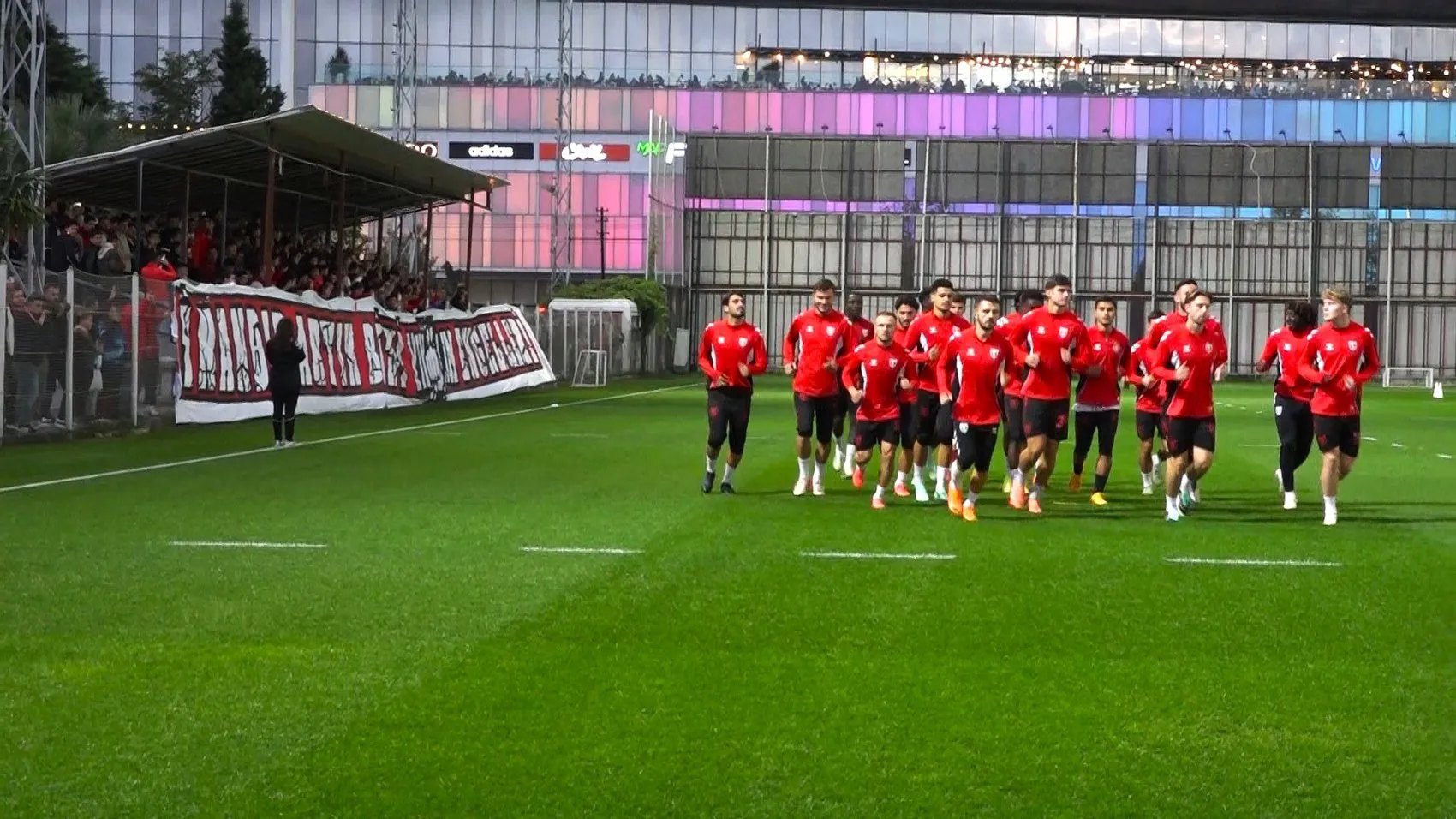 Samsun'da dev derbi öncesi ateşli buluşma: Fink'ten taraftara savaş sözü