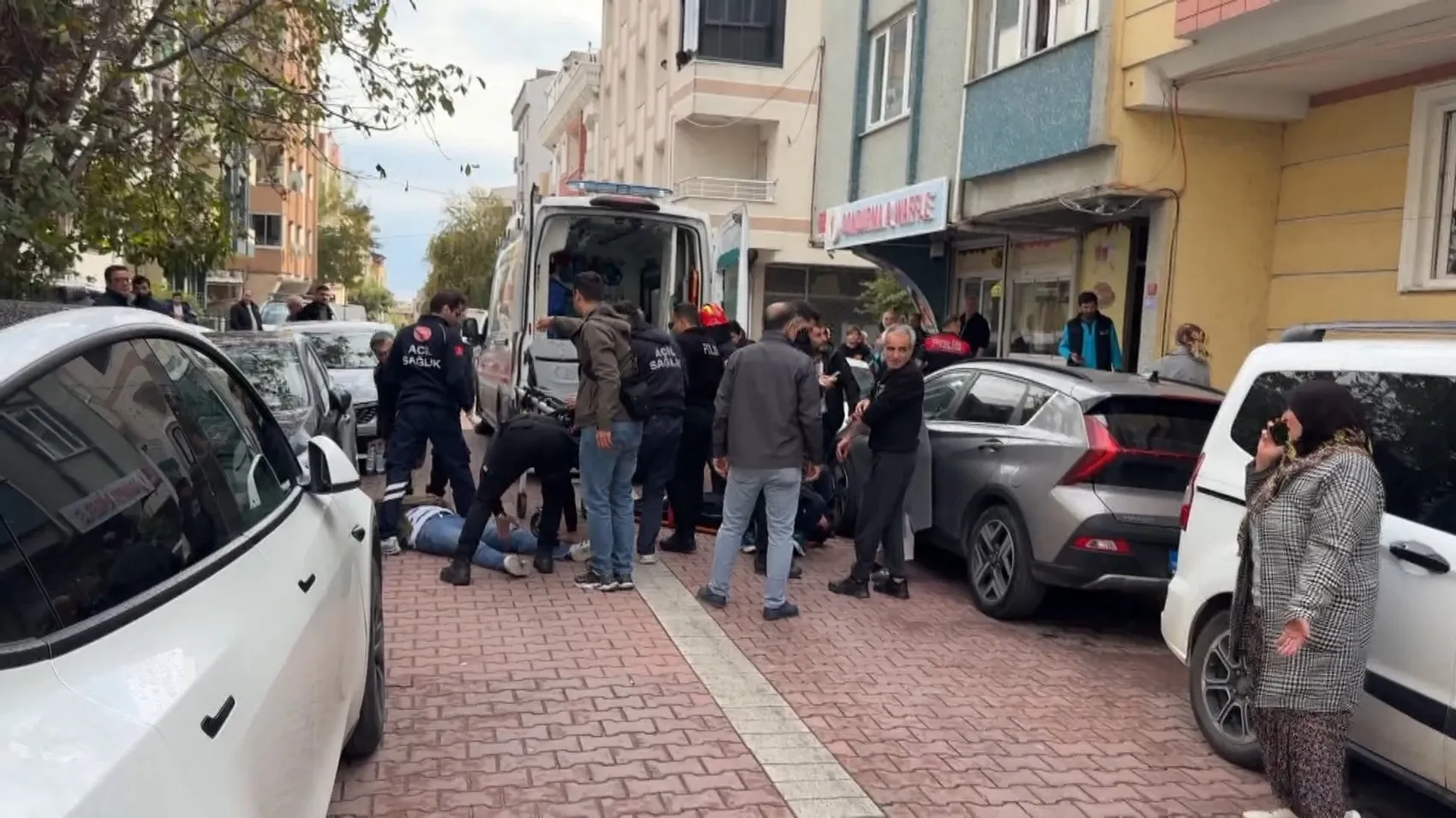 Trafikte başlayan gerilim kanlı bitti: Evinin önünde dehşeti yaşattılar