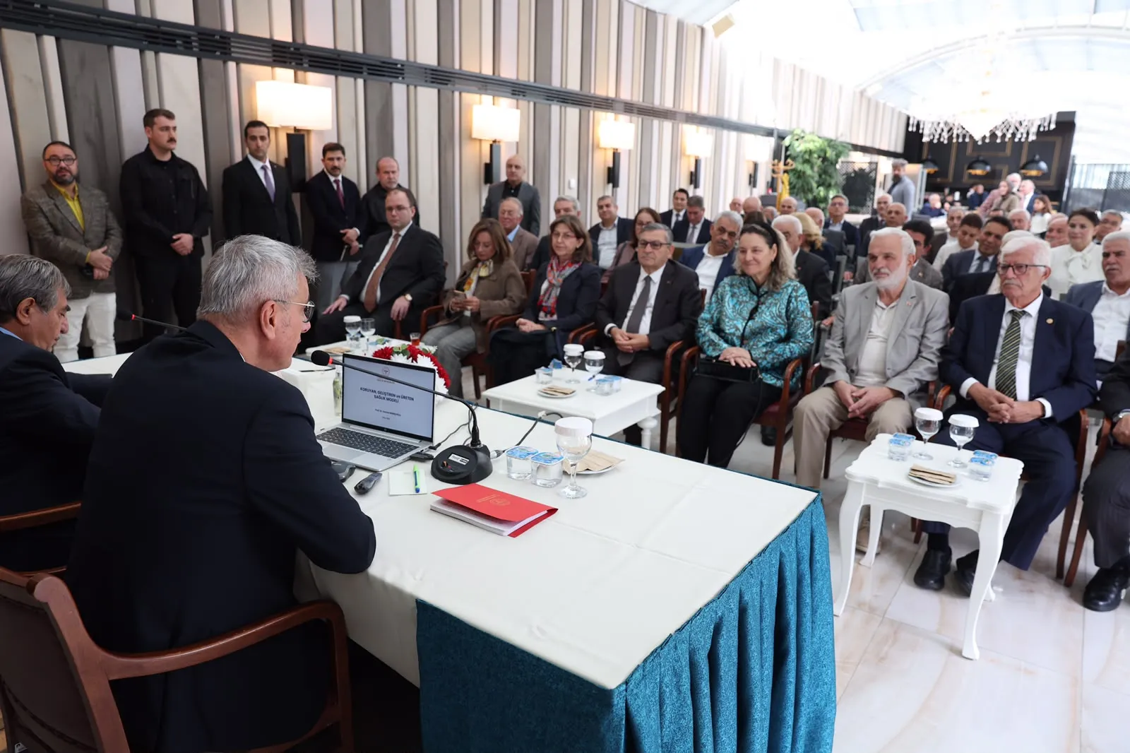 Genç nesil tütün kıskacında: 13-17 yaş grubunda her üç çocuktan biri sigara kullanıyor