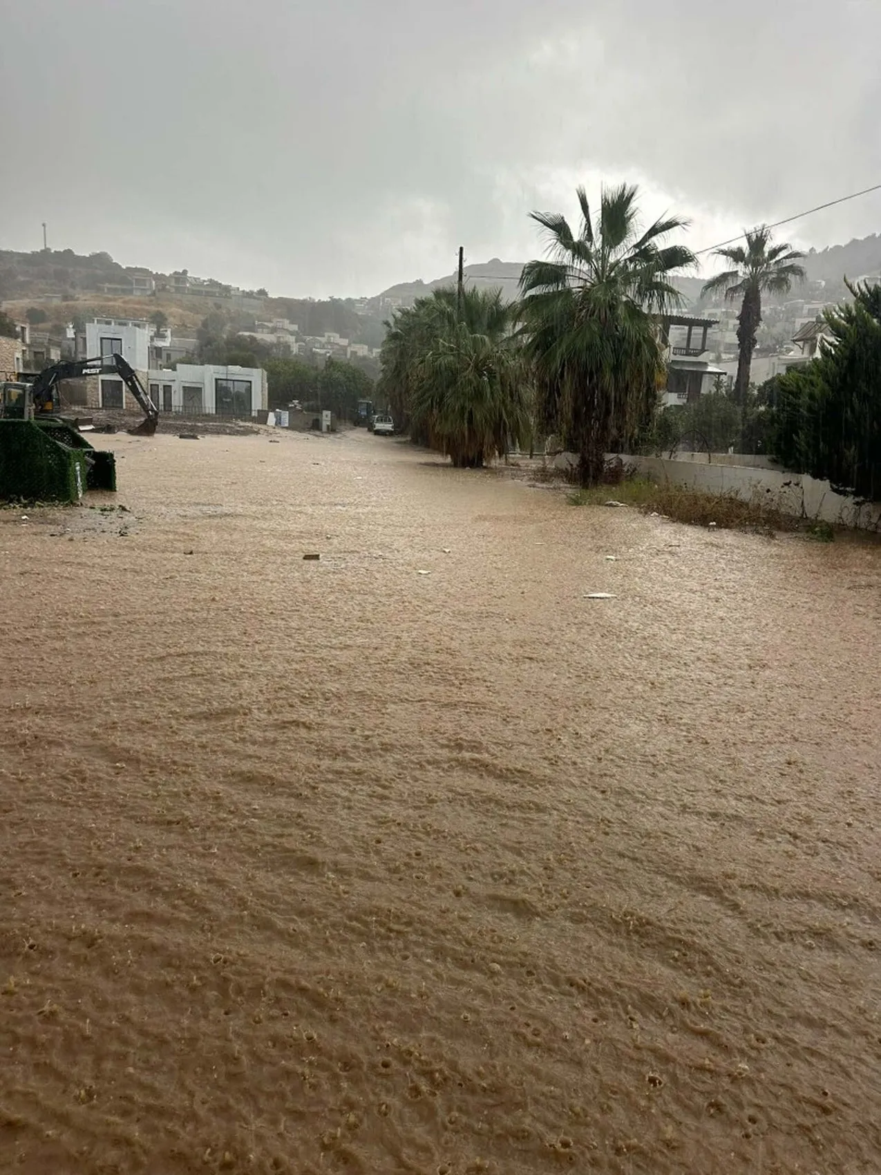 Bodrum'da kabus dolu saatler: Sağanak hayatı felç etti