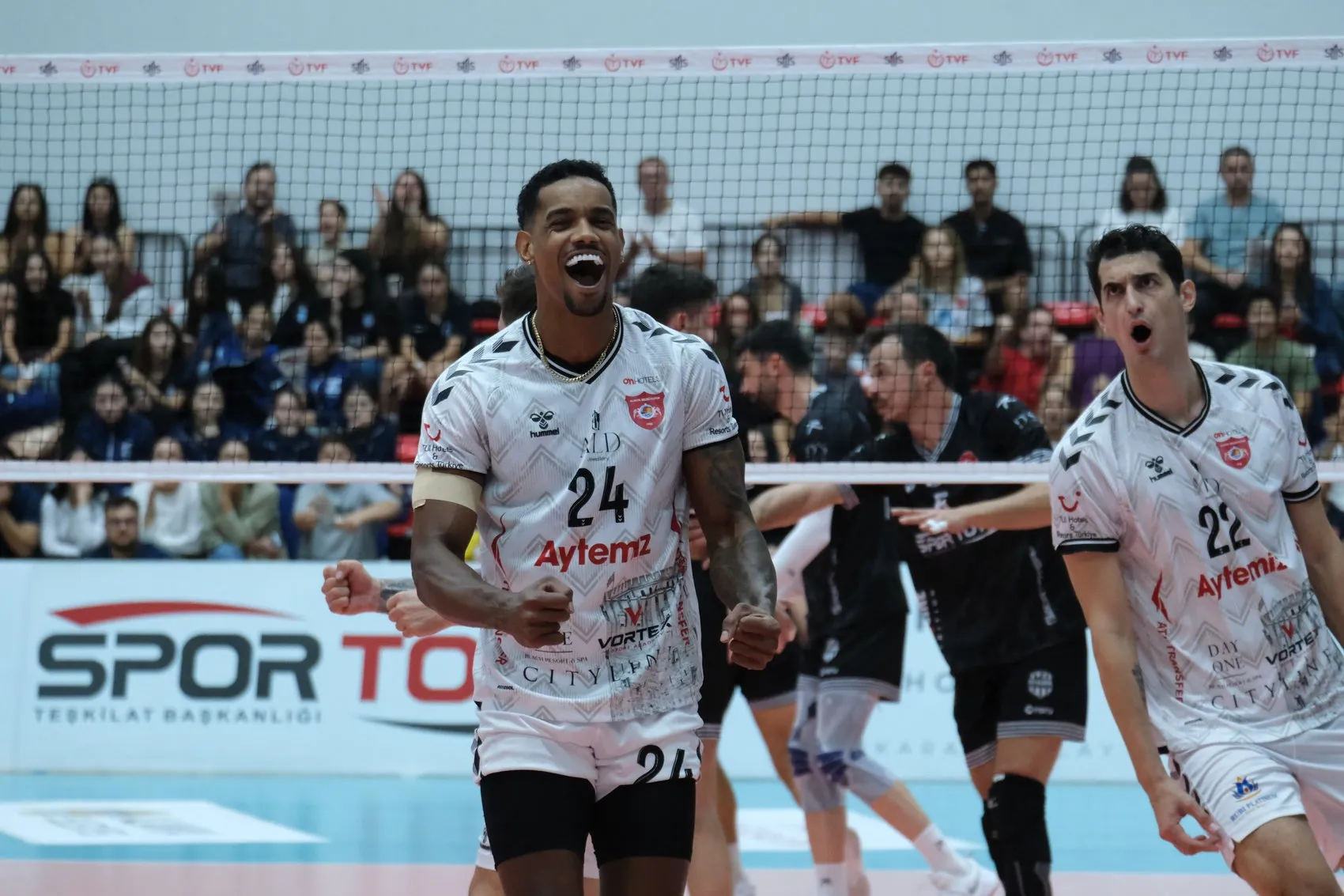 Alanya Belediyespor evinde hata yapmadı: Efeler Ligi'nde galibiyet serisi sürüyor