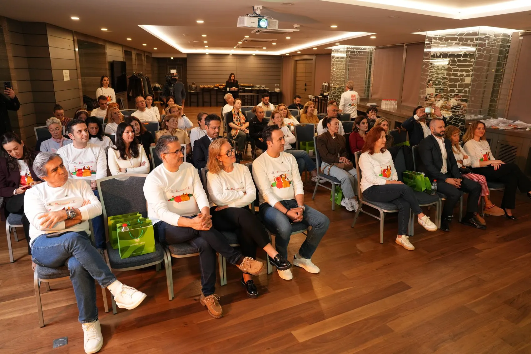 Eczaneler artık sadece şifa dağıtmıyor: Sokaktaki sessiz dostlar için güvenli liman oldular