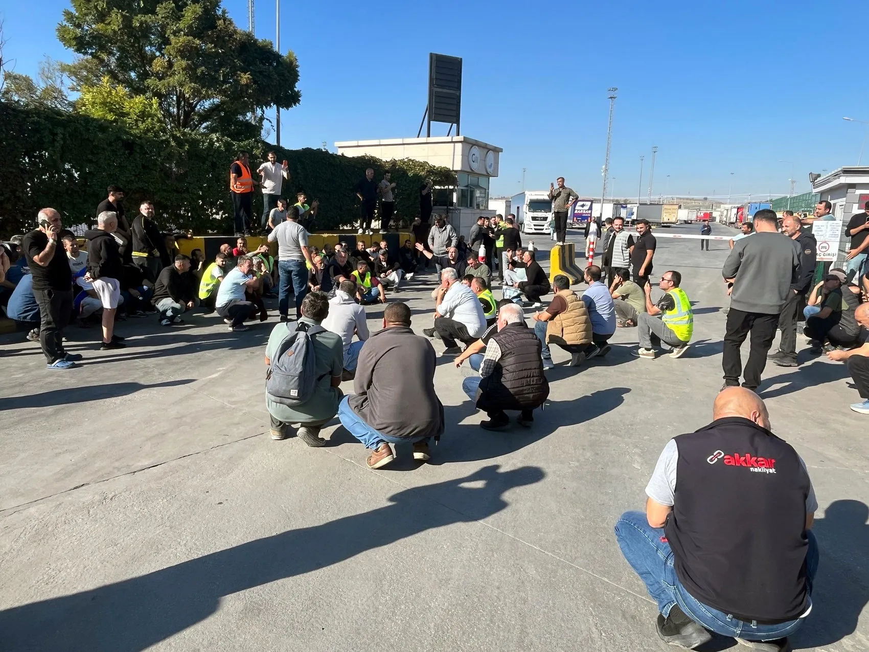 Kapıkule'de direksiyon başında isyan: TIR şoförlerinden 5 saatlik sessiz çığlık
