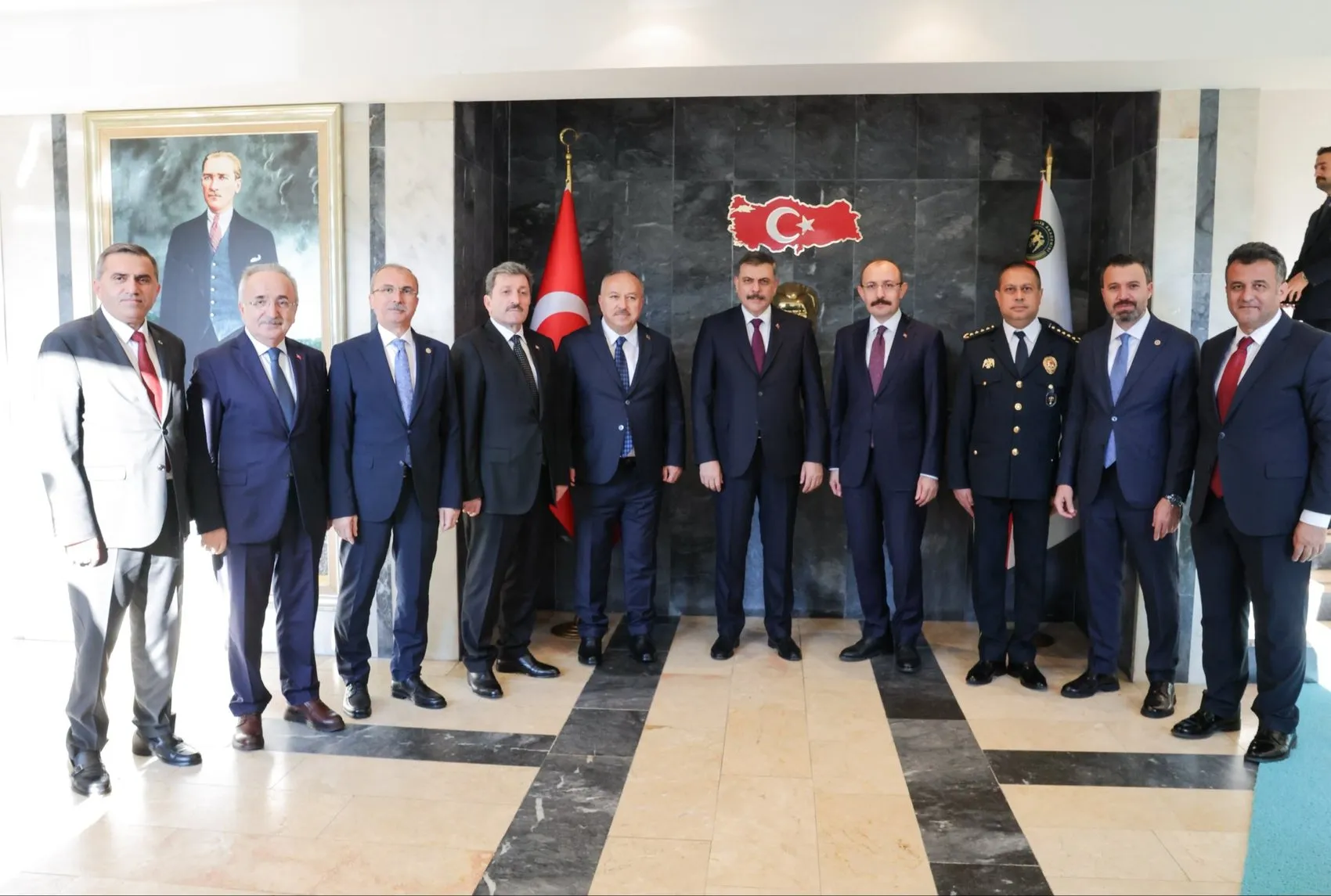 Bakan Çiftçi'den Samsun'daki polis adaylarına kritik ziyaret: Geleceğin teminatı gençlerimiz