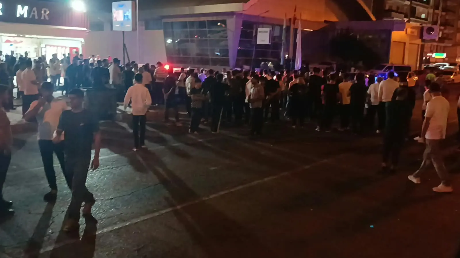 Batman'da yaya geçidi dehşeti: Öfkeli mahalleli yolu trafiğe kapattı