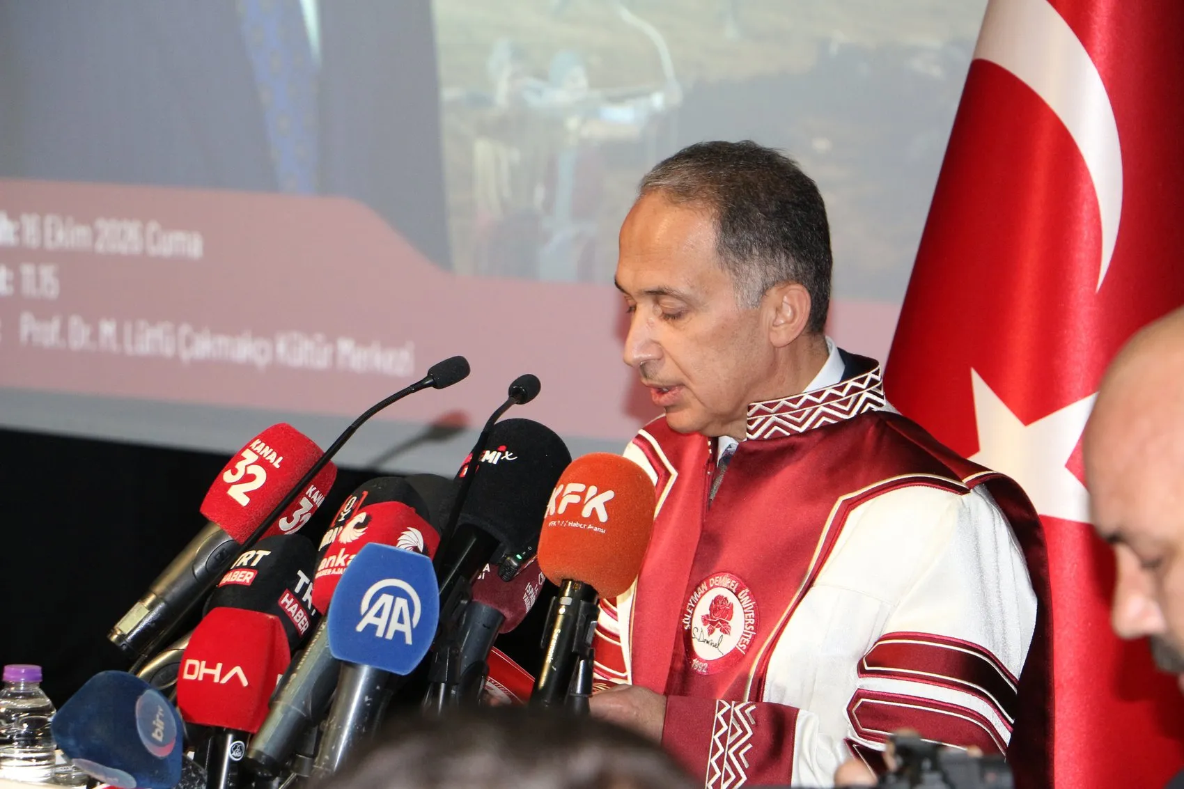 Bilal Erdoğan'dan gençlere 'zahmetsiz başarı' uyarısı: Köşeyi dönme hayali kurmayın
