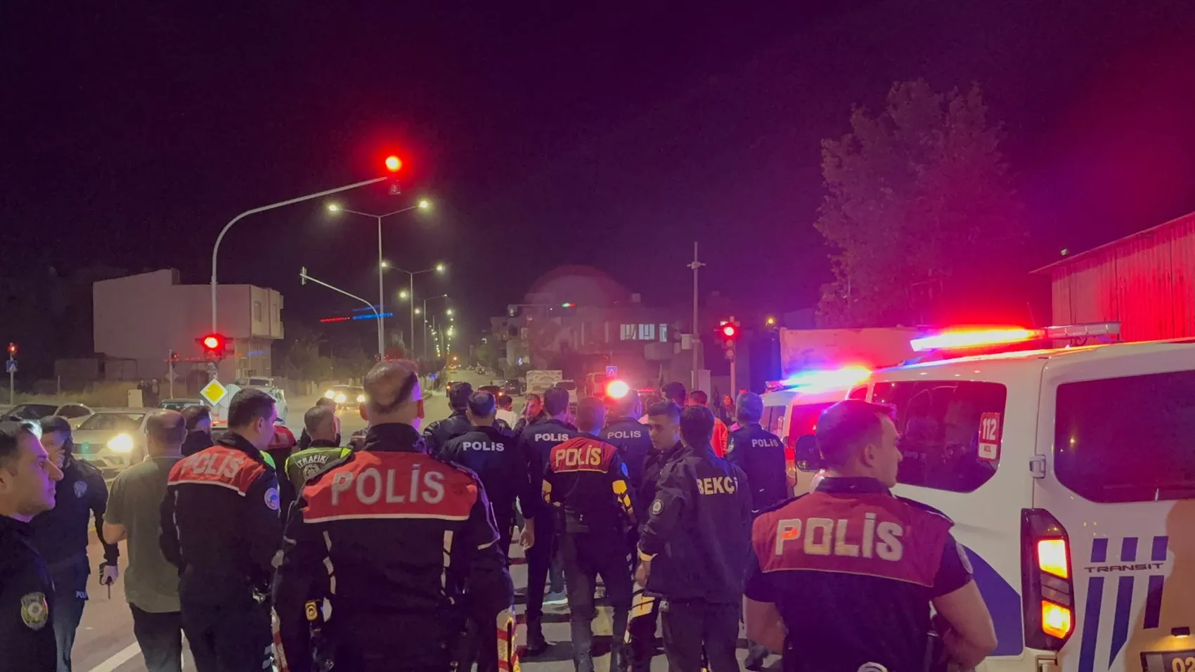 Yeşilyurt Mahallesi'nde husumet sokağa taştı: 4 yaralı