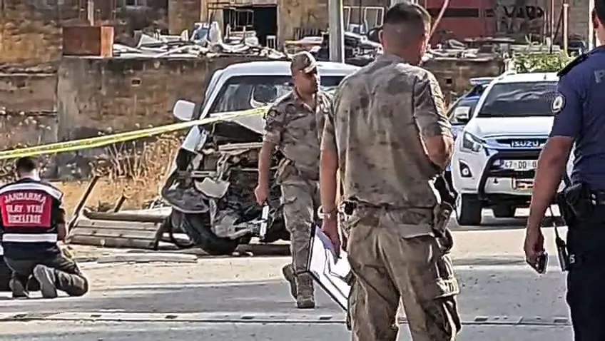 Nusaybin'de yol çalışması sırasında feci kaza: Belediye personeli hayatını kaybetti