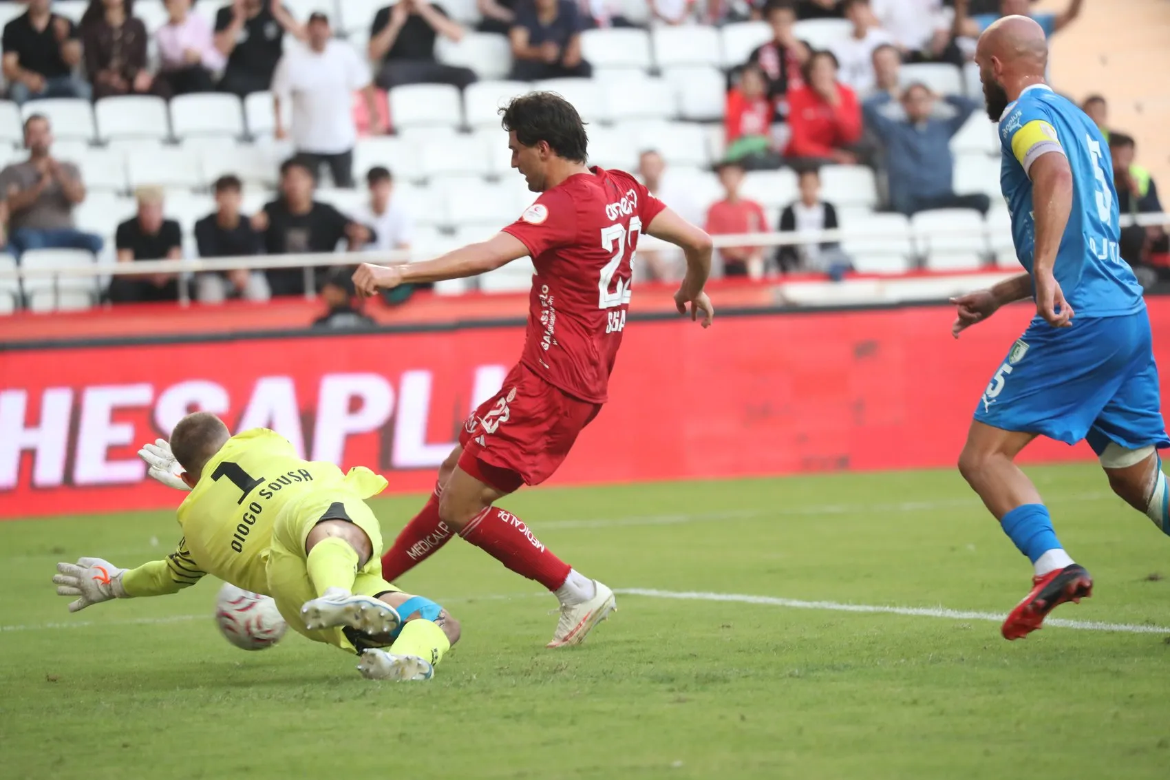 Antalya'da hüsran: Bodrum FK deplasmanda üç puanı kaptı