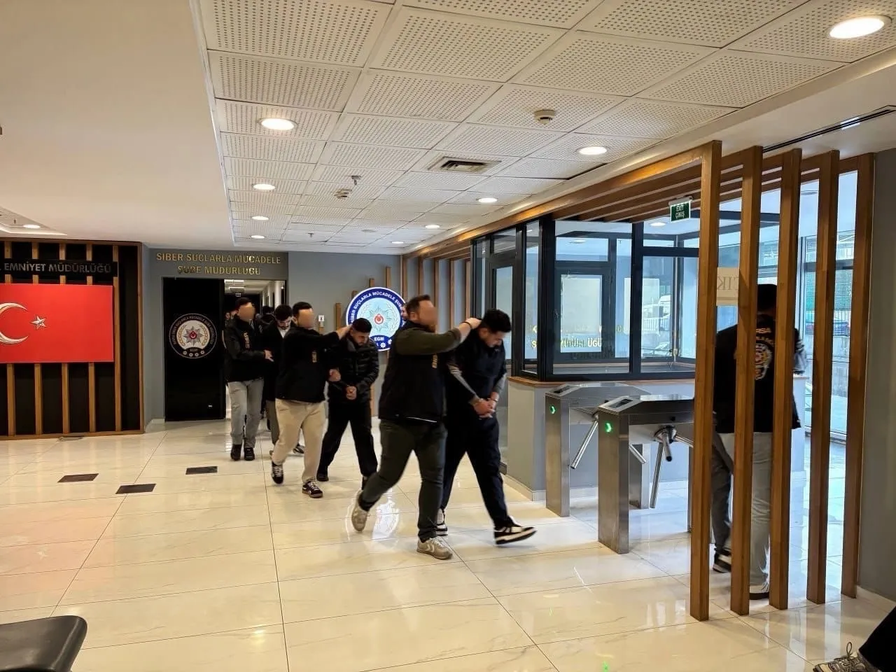 Dijital ağlara kurulan sinsi tuzak: 4 ilde eş zamanlı operasyonla çökertildi