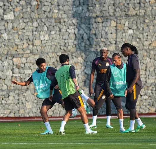 Dev randevu öncesi Florya'da kritik mesai: Aslan Barcelona'yı bekliyor