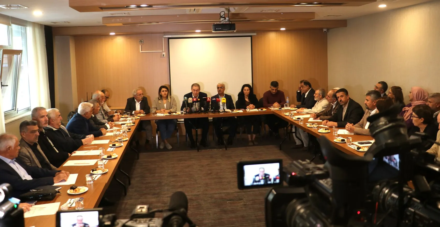 Bakırhan'dan kritik uyarı: Tarihi fırsatın ivmesi kayboluyor