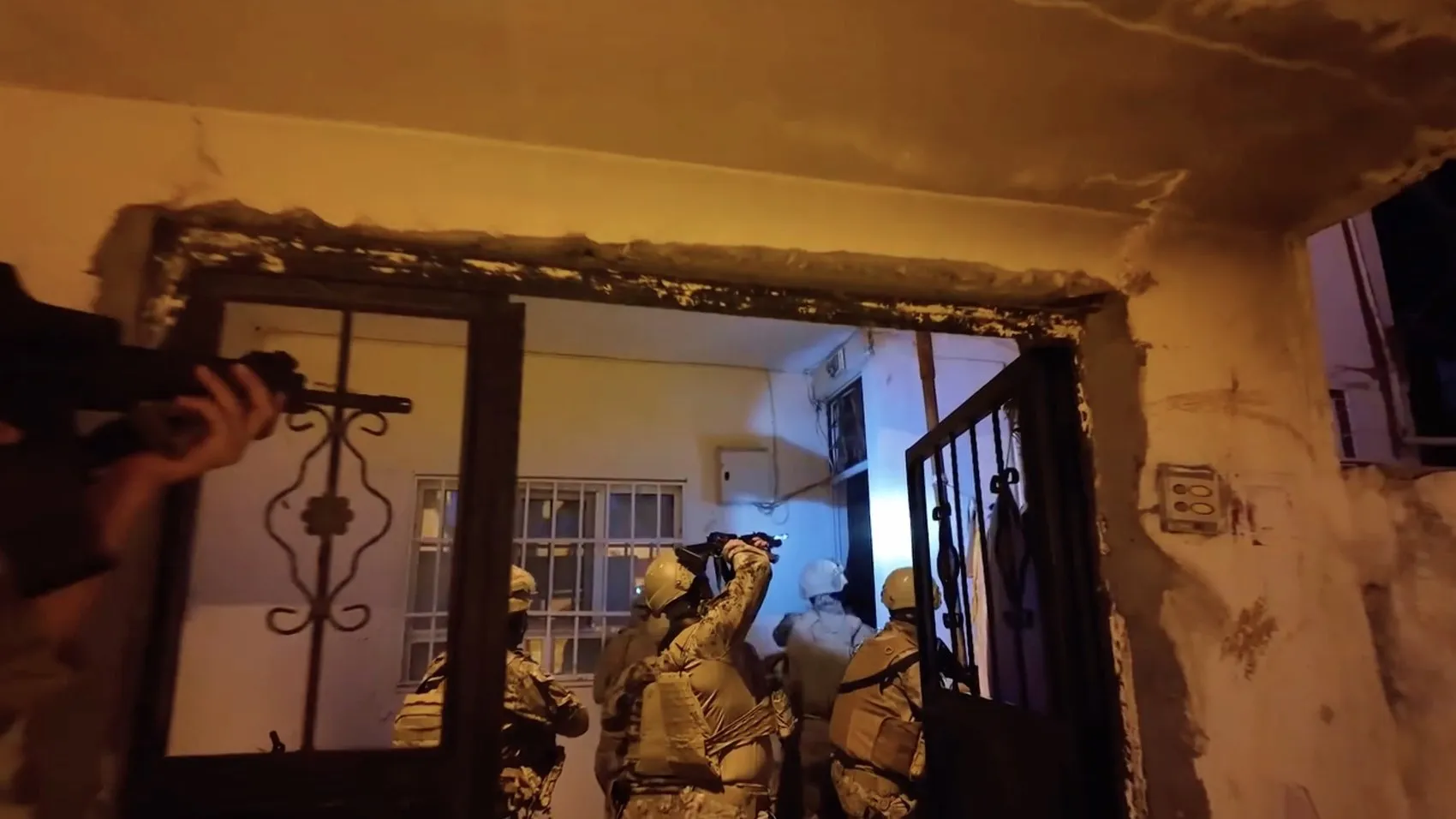 Adıyaman narkotik ekiplerinden şafak operasyonu: 5 kişi cezaevine gönderildi