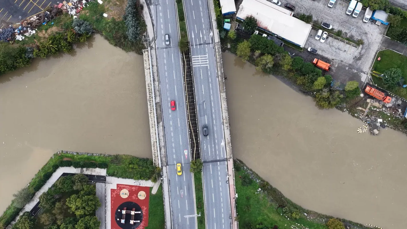 İstanbul'da felaketin izleri: Altın Boynuz çamura teslim oldu