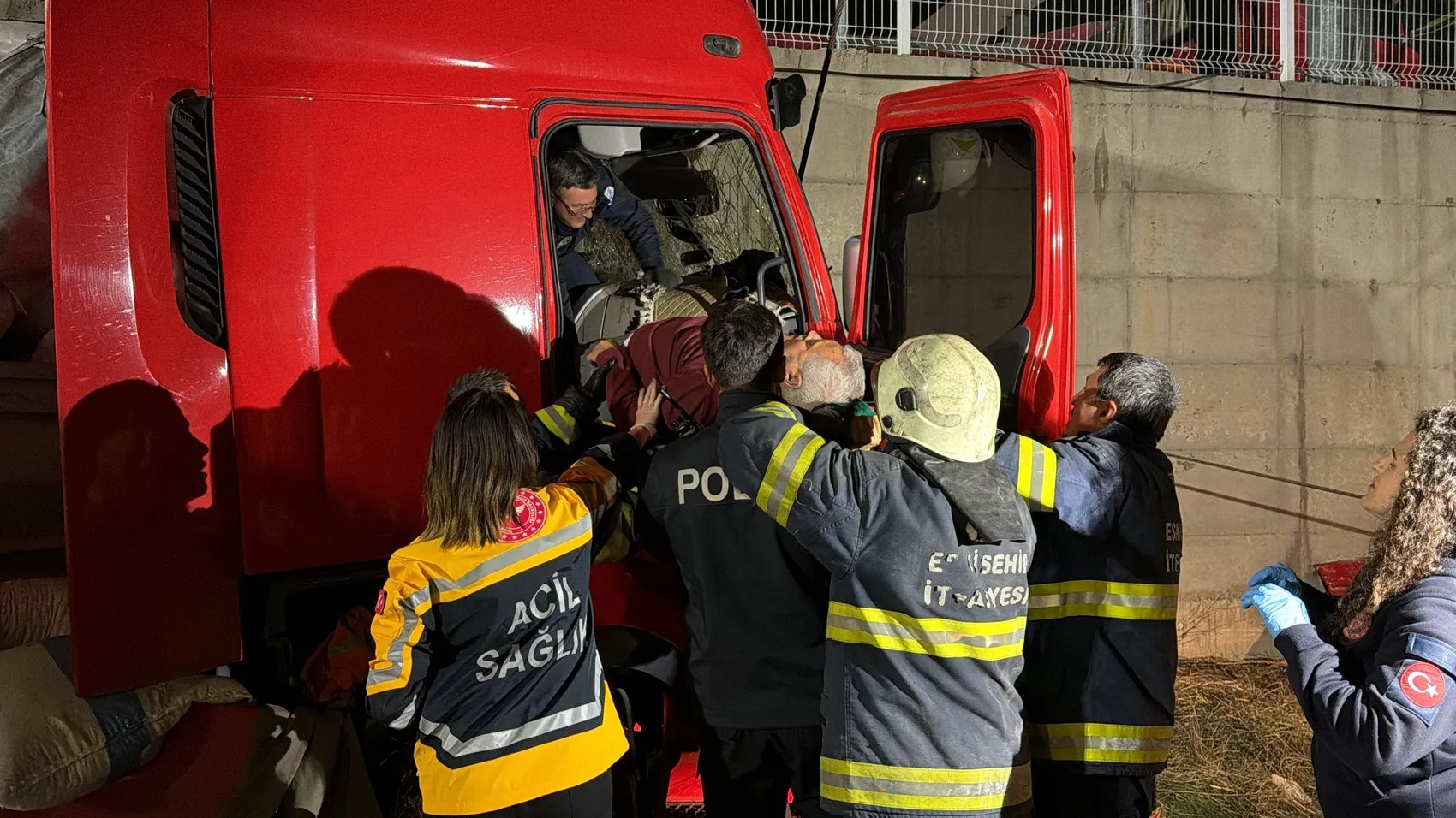 Eskişehir'de sabahın ilk ışıklarında dehşet: İki saatlik yaşam mücadelesi