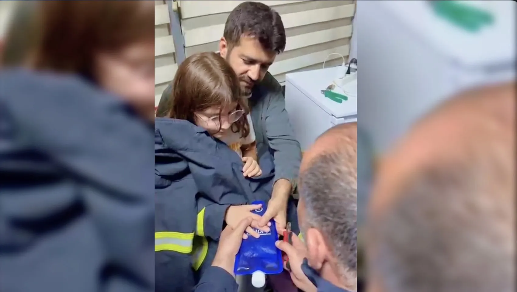 Oyun oynarken kabusu yaşadı: Minik Berfin'in parmağı boruya hapsoldu