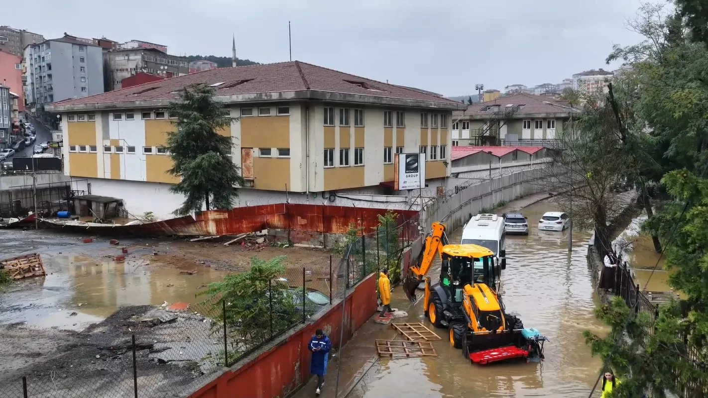 Ayazağa'da saniyelerle yarışan kahramanlık: Ölümün kıyısından dönen 6 kişi o anları anlattı