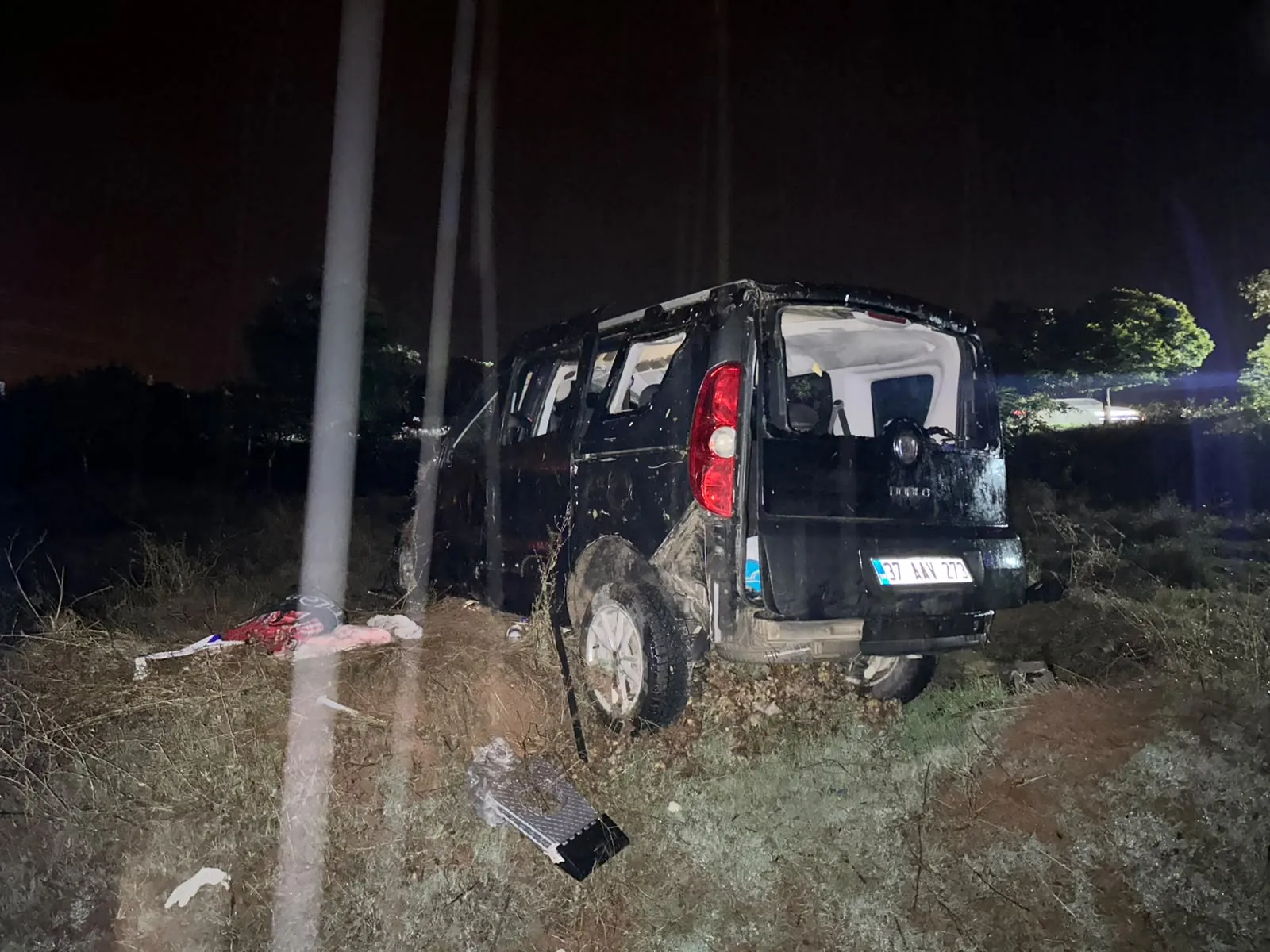 Kırıkkale'de yolculuk faciayla bitti: Şarampole yuvarlanan araçtan acı haber geldi