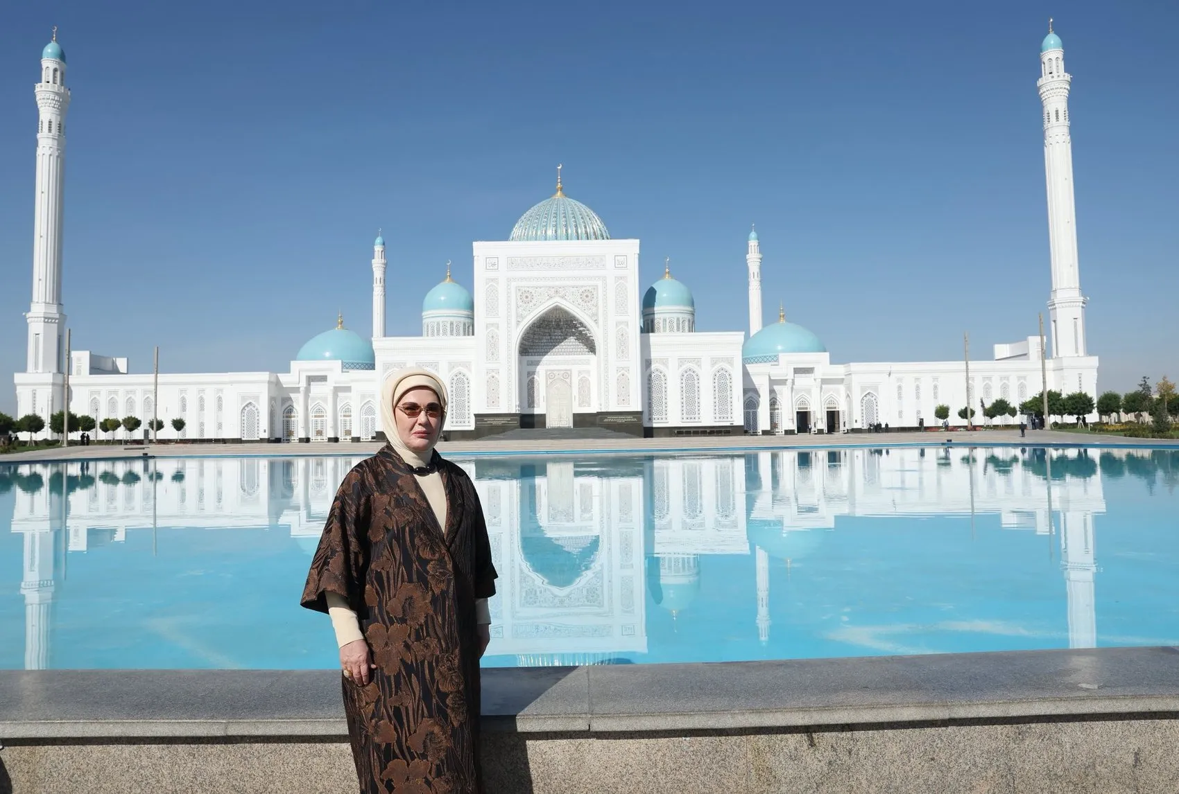 Emine Erdoğan'dan Semerkant'ta Manevi Durak: İmam Buhari'nin İzinde