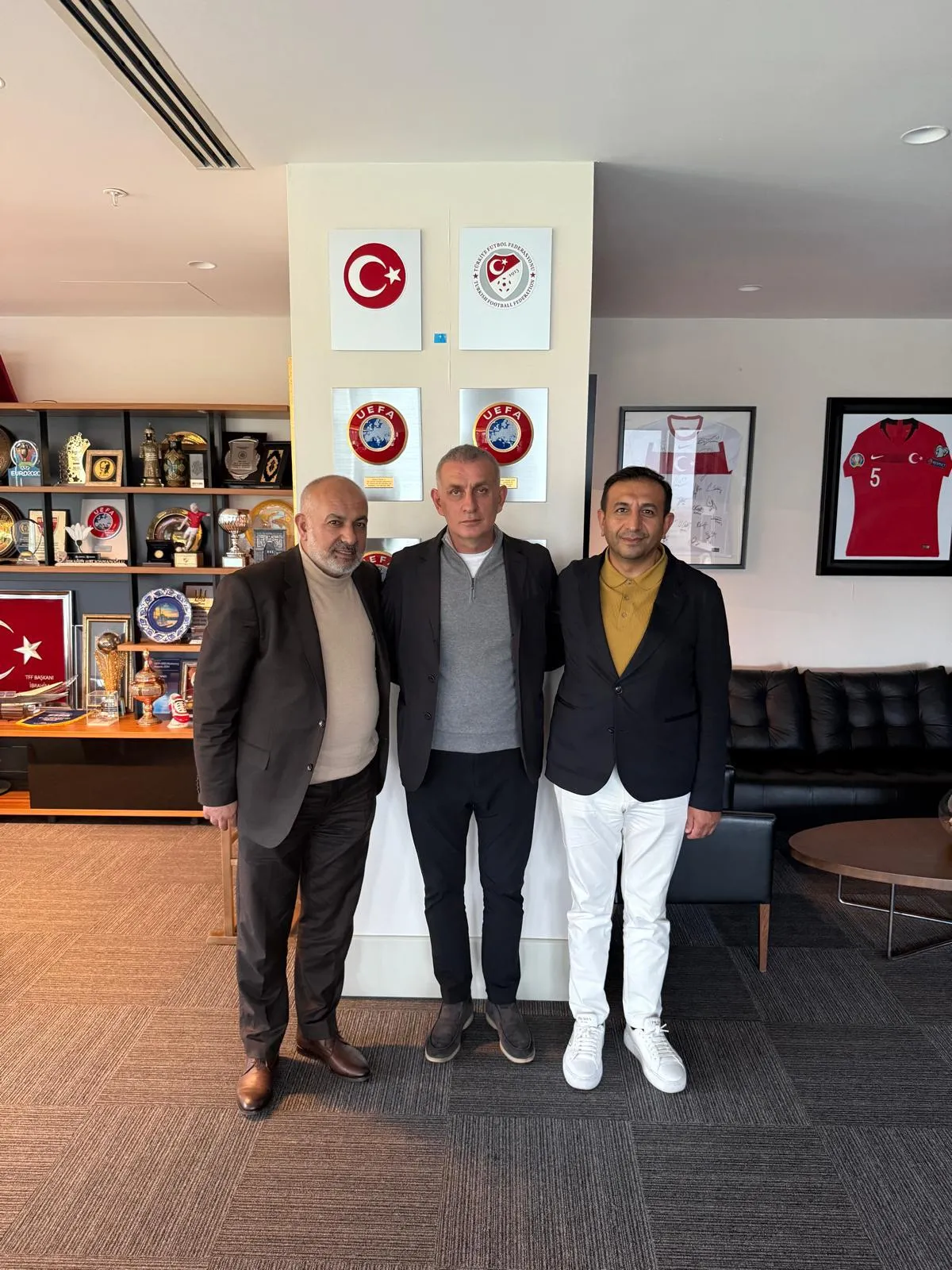Kayserispor yönetiminden Ankara'ya kritik çıkarma: TFF'de gündem yoğun
