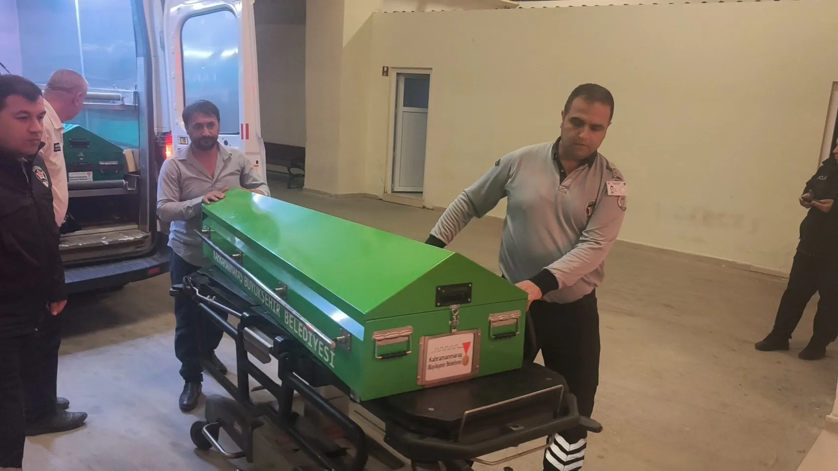 İzin gününde dehşeti önlemek isterken canından oldu: O anlar kamerada