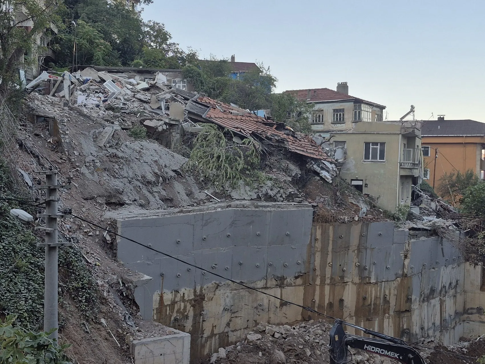 Zonguldak'taki yıkım faciasında yargıdan sert karar: Üç tutuklama geldi