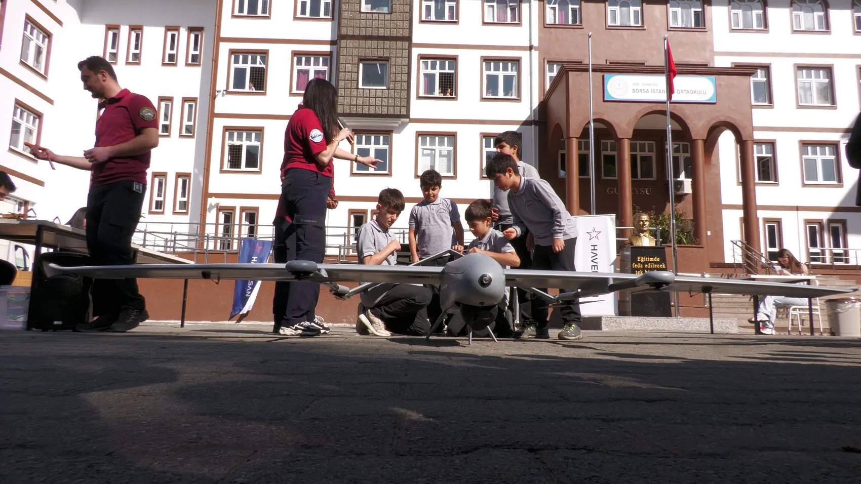 Rize'de okul bahçesi teknoloji üssüne dönüştü: Öğrenciler BAHA ile tanıştı