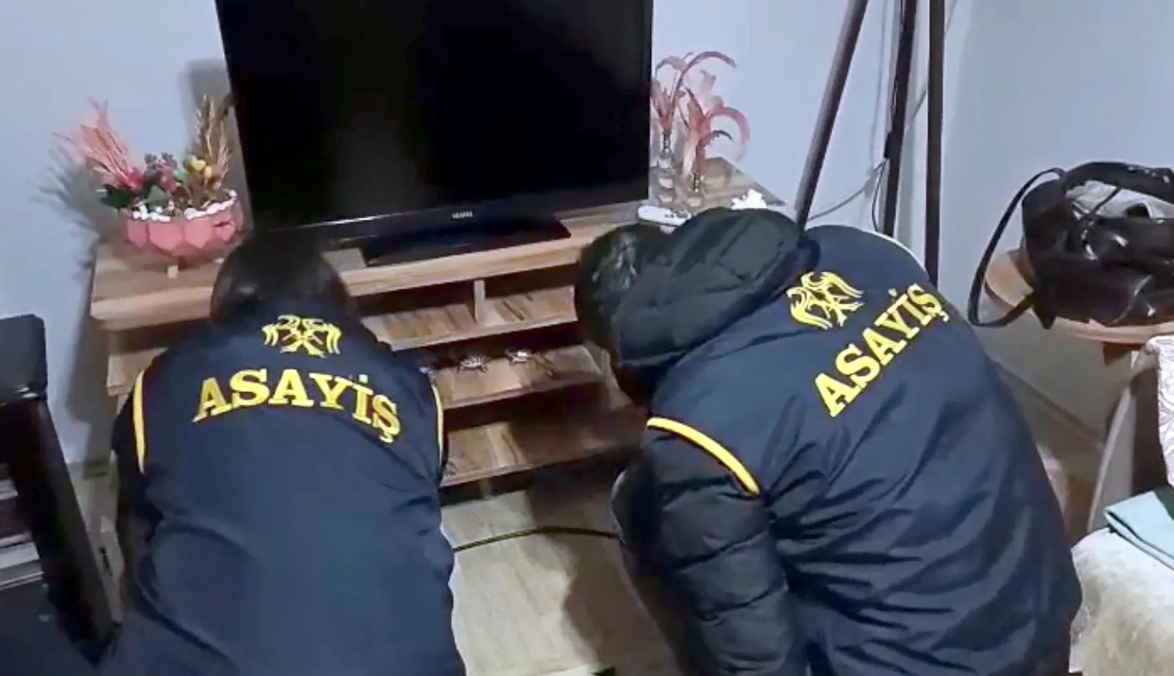 Polis süsü veren şebeke emekli mühendisin 19 milyon lirasını böyle buharlaştırdı