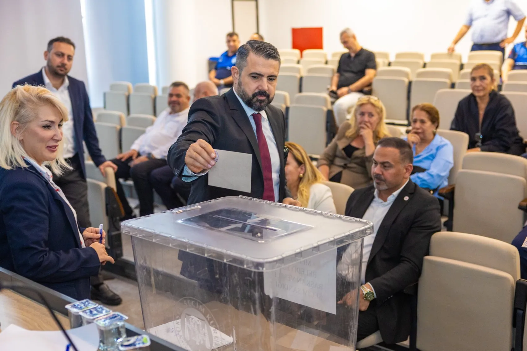 Mezitli'de kritik oylama: Belediye koltuğunun yeni sahibi belli oldu