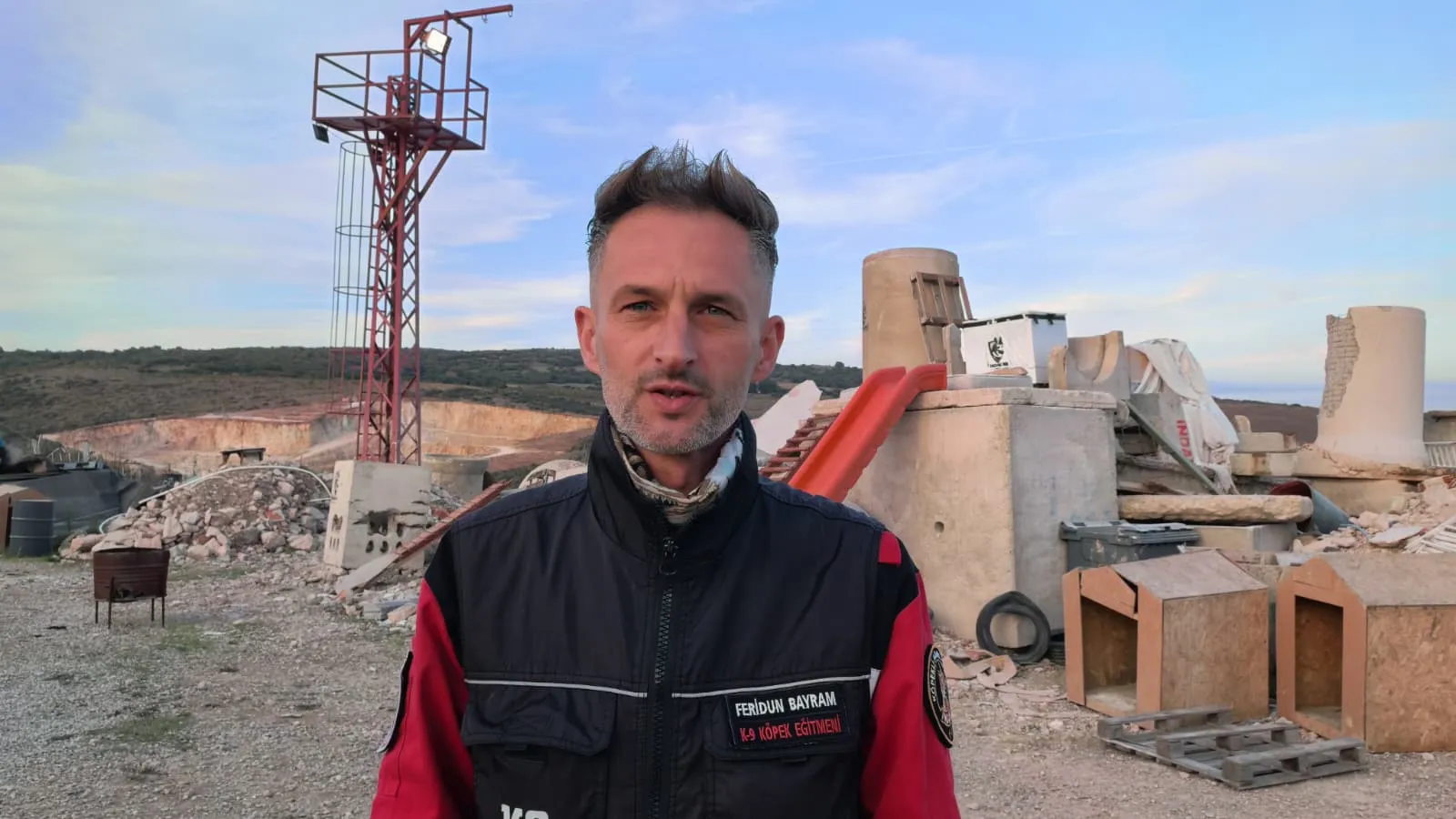 Enkazın ortasında saniyelerle yarış: Kahramanların eğitim sahası Bursa'da kuruldu