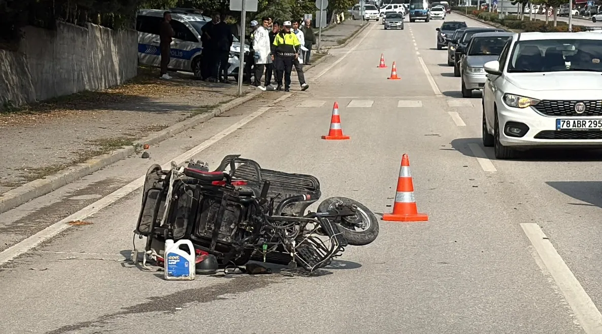 Safranbolu'da yaya geçidinde feci kaza: Elektrikli bisiklet sürücüsü hayatını kaybetti