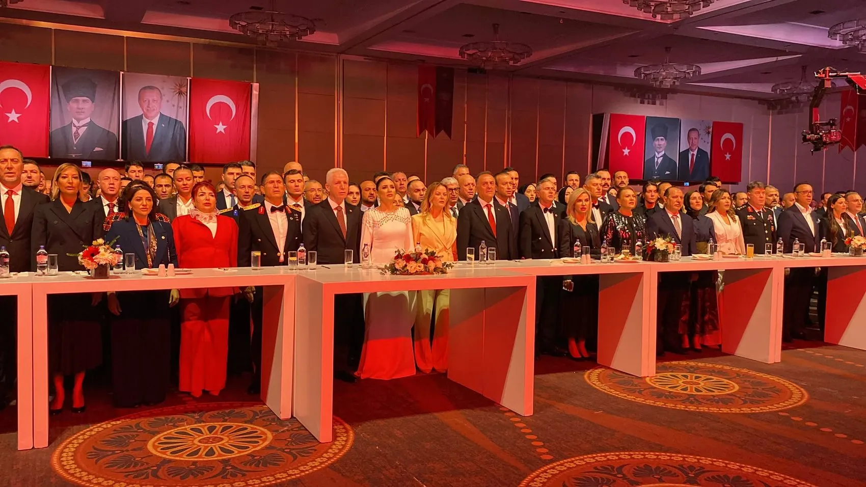 İstanbul'da Cumhuriyet Coşkusu: Valilik Ev Sahipliğinde Görkemli Kutlama