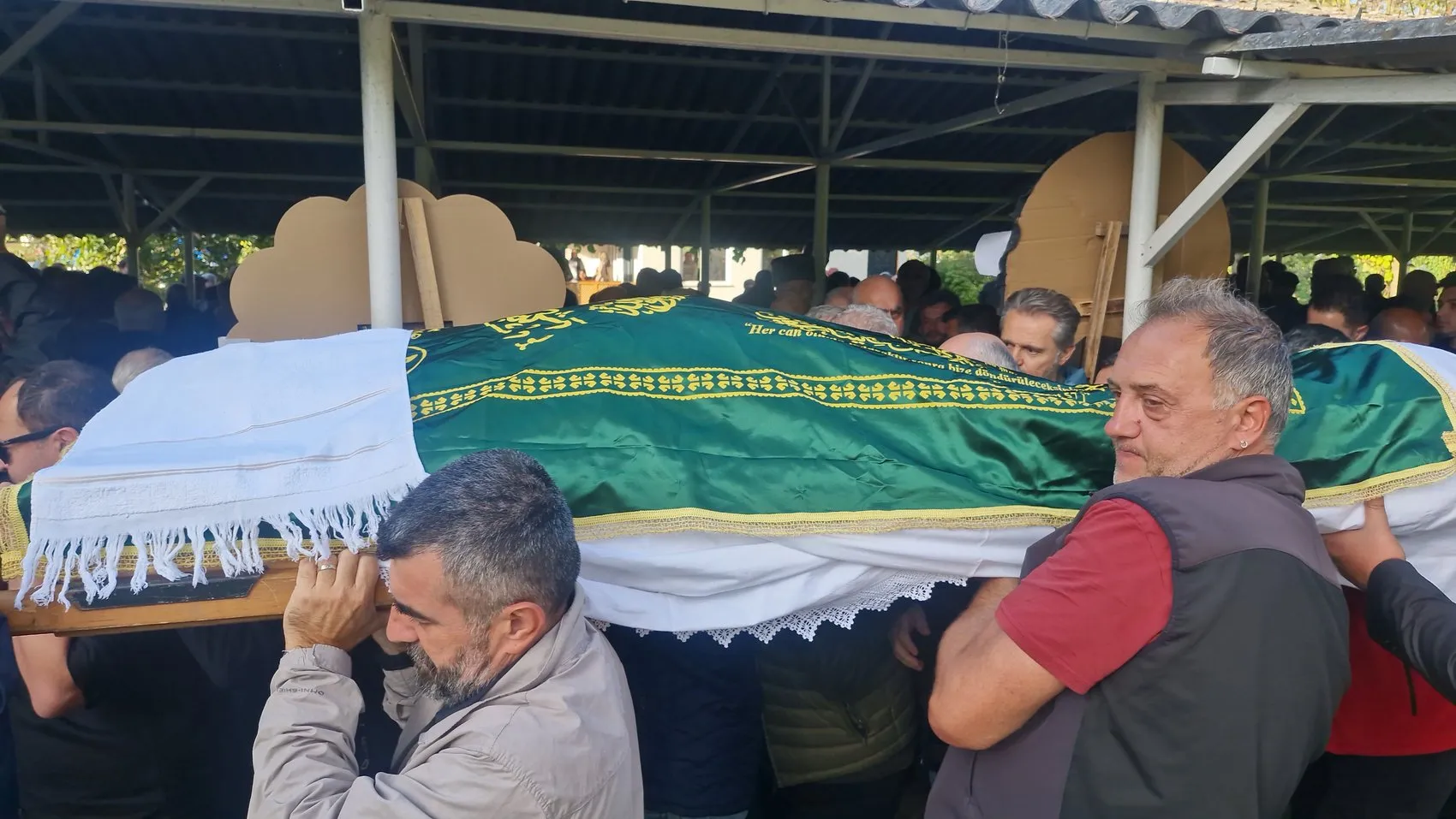 Basın camiasını yasa boğan veda: Recep Levent Öztürk son yolculuğuna uğurlandı