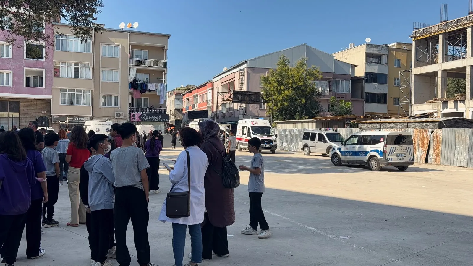 Bursa'daki okulda korku dolu anlar: 12 öğrenci hastanelik oldu