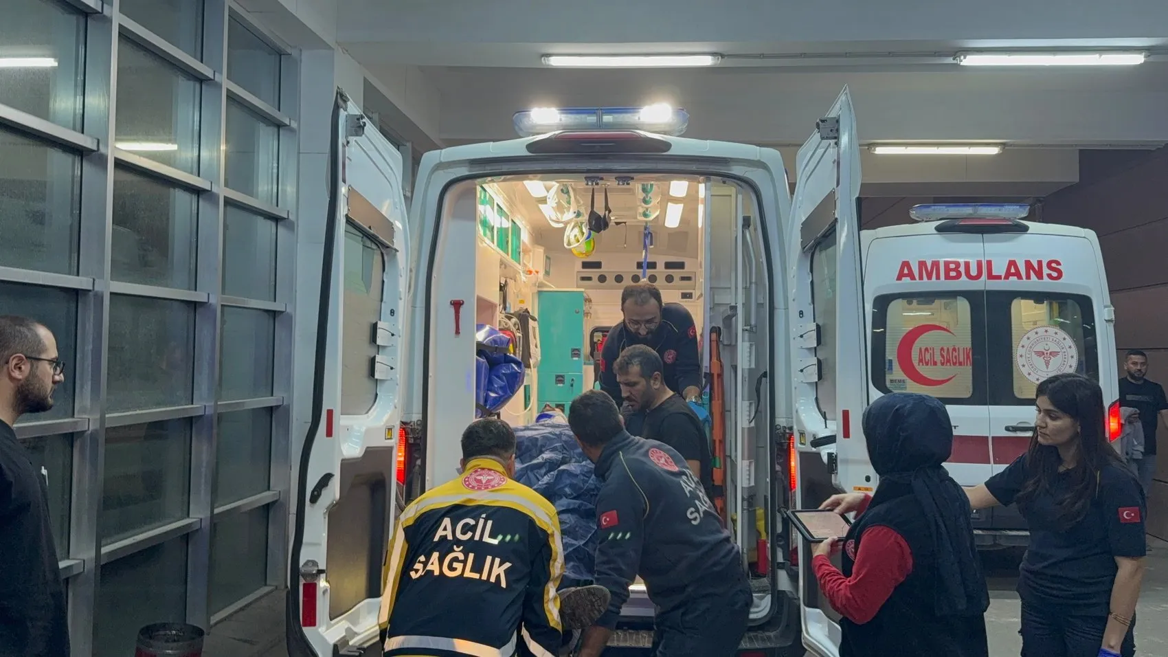 Adıyaman yolunda acı bilanço: Elma yüklü kamyonet ile traktör çarpıştı