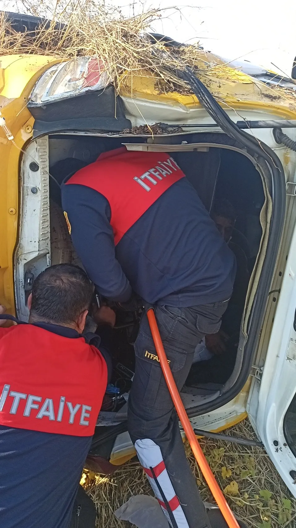 Gölbaşı yolunda korkunç kaza: Taksi şarampole uçtu