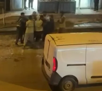 Polatlı'da kaldırım çalışması kavgayla bölündü: O anlar saniye saniye kaydedildi