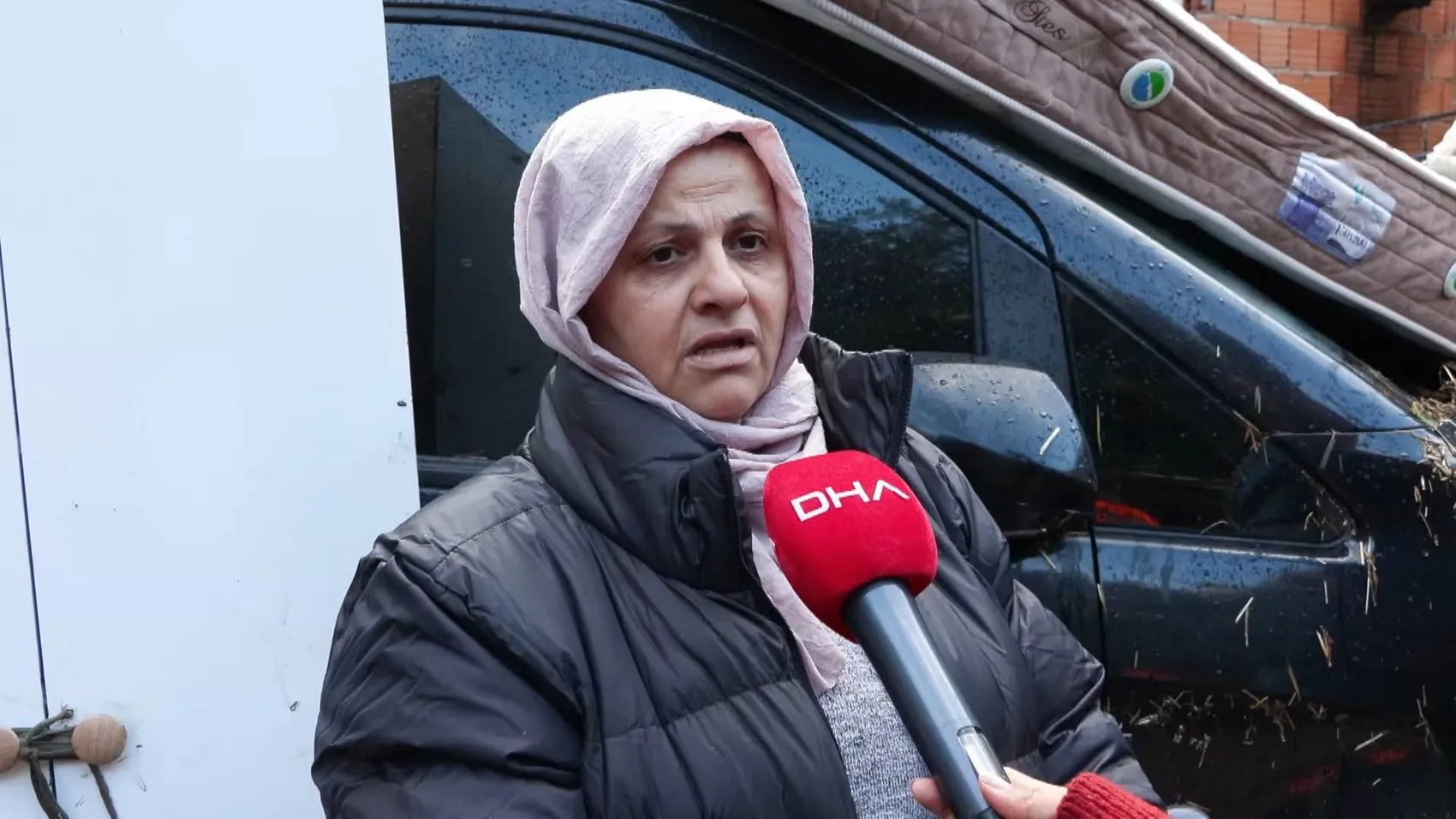 Ayazağa'da selin izlerini silmek için omuz omuza verdiler: Devlet ve vatandaş el ele