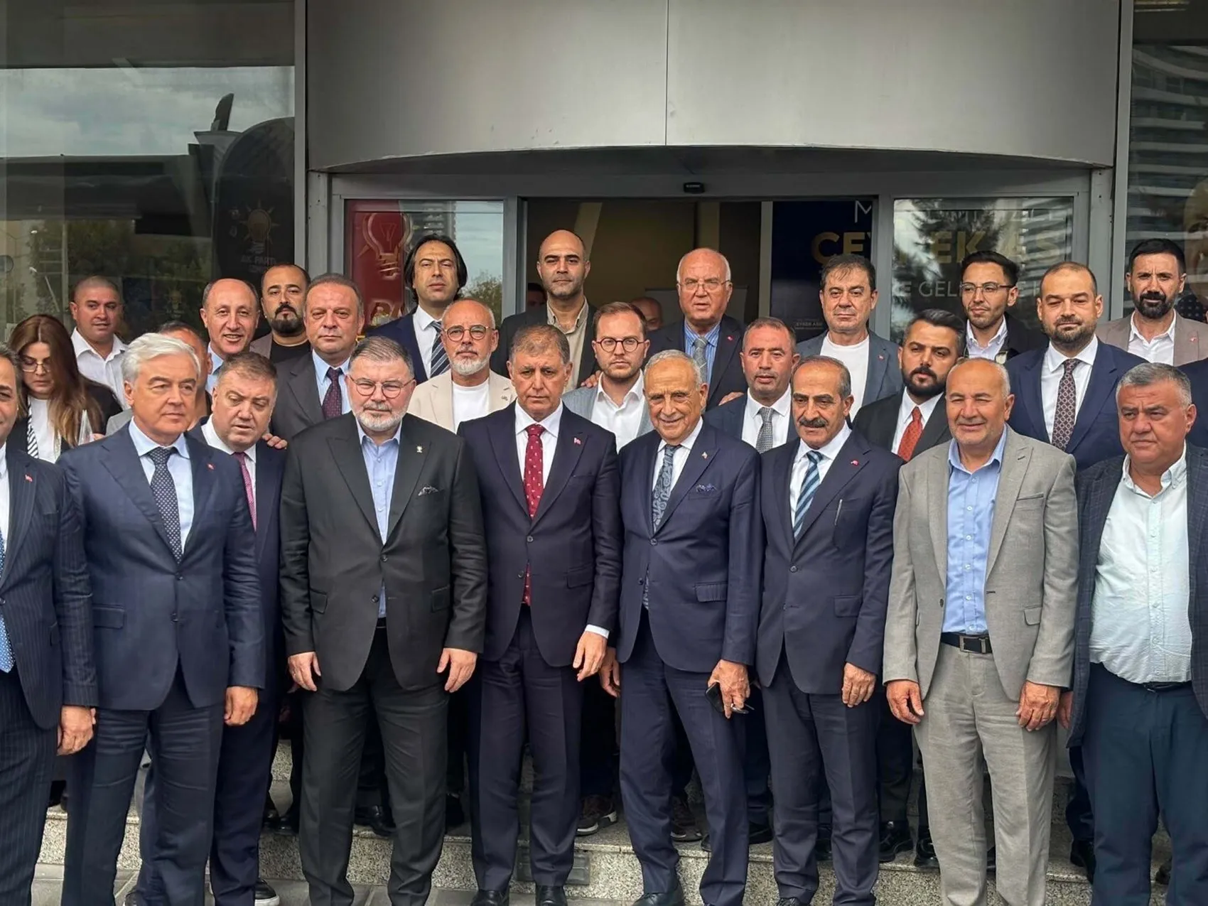 İzmir siyasetinde yeni dönem: Tugay ve Saygılı'dan ortak çalışma mesajı