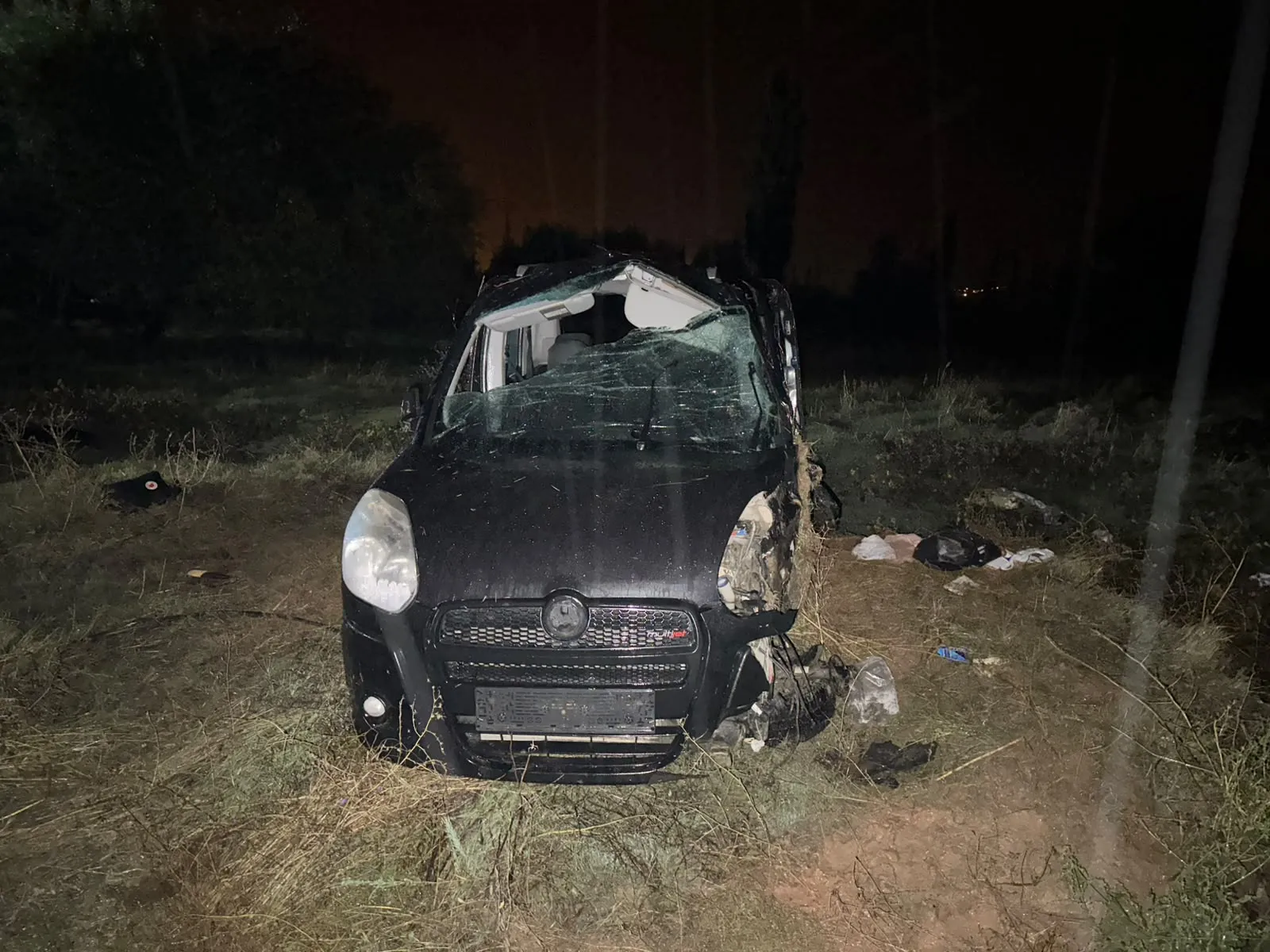 Kırıkkale'de yolculuk faciayla bitti: Şarampole yuvarlanan araçtan acı haber geldi