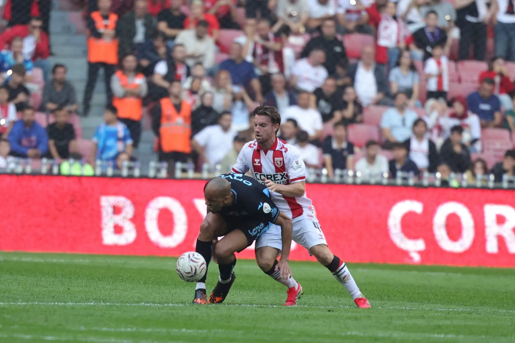 Karadeniz derbisinde Trabzonspor fırtınası: Samsun'da üç golle net galibiyet
