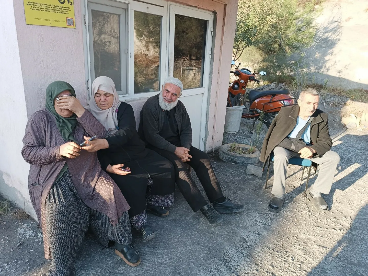 Soma'da yürekleri ağza getiren göçük: Bir acı haber, dört işçi için umutlu bekleyiş sürüyor