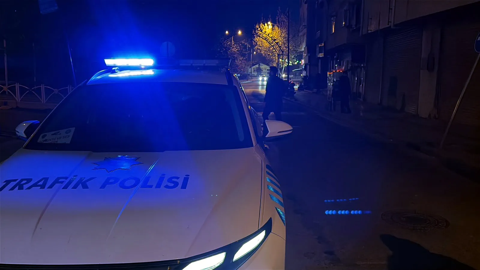 Çorlu'da gece yarısı dehşeti: Kaza yaptı, aracını bırakıp sırra kadem bastı